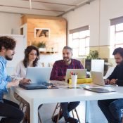 فخ النمو السريع: الخطر الخفي للإعلانات الممولة الذي يهدد مستقبل شركتك الناشئة