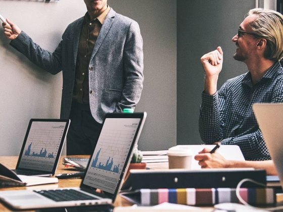 العثور على فكرة مشروعك الأول: رحلة منهجية نحو الابتكار